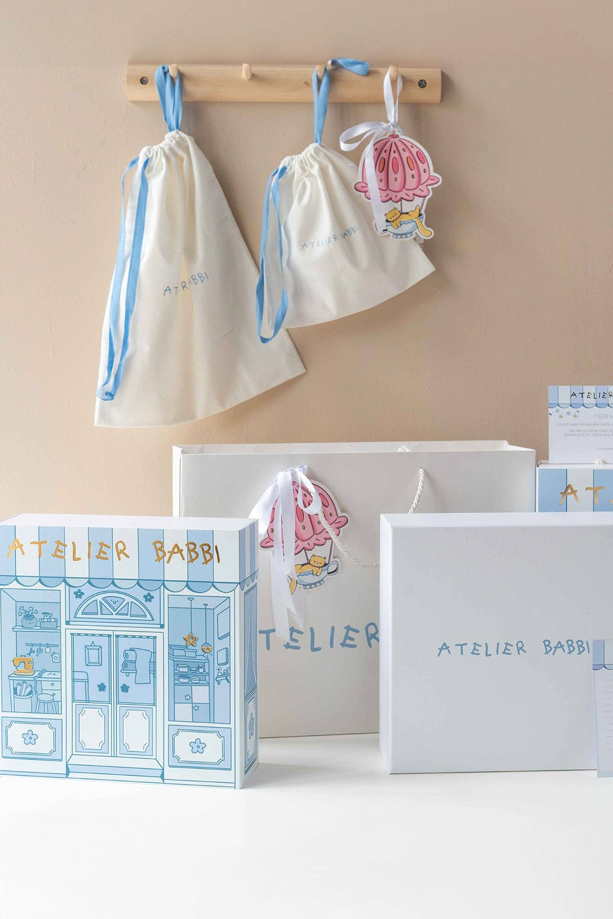 3-Piece Newborn Set with Gift Box – Toile de Jouy / Beige